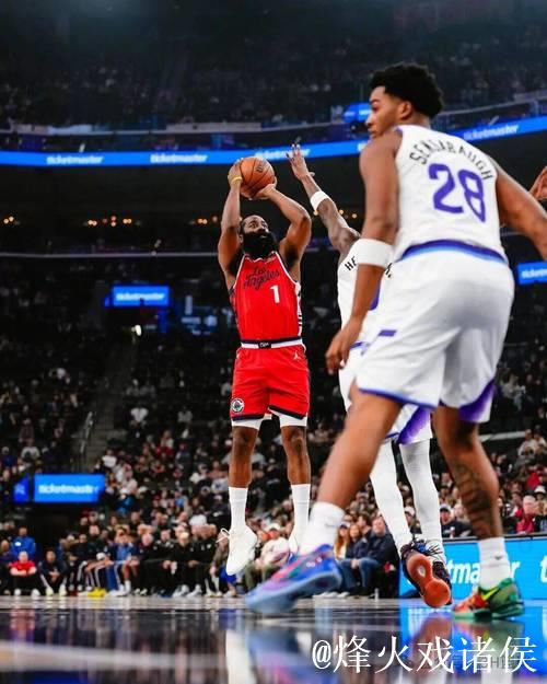 莱昂纳德45+7哈登20+7 快船大胜爵士豪取六连胜 莱昂纳德45+7哈登20+7 快船大胜爵士豪取六连胜