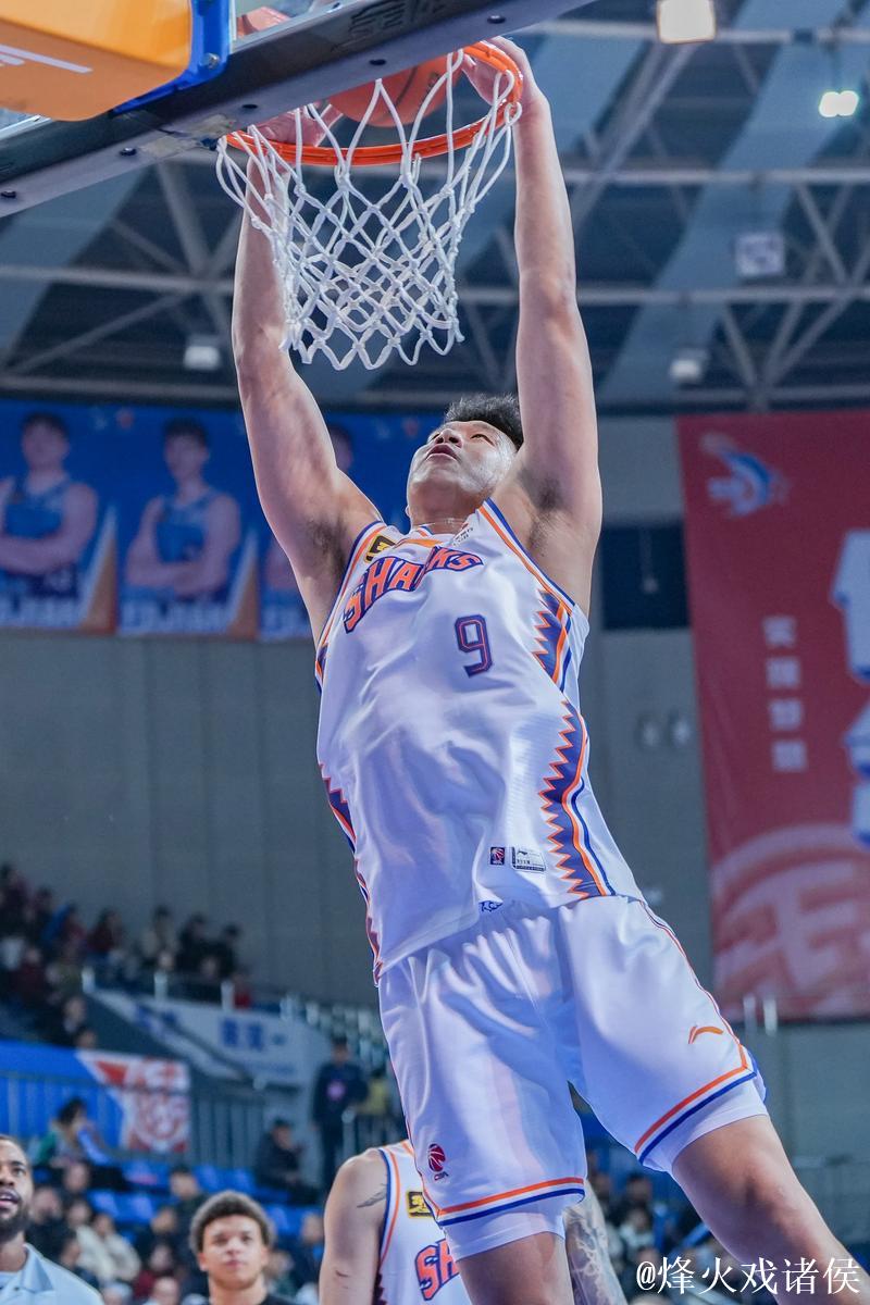 CBA-洛夫顿双双表现抢眼,古德温高效助力上海久事击败北京控股 CBA-洛夫顿双双表现抢眼,古德温高效助力上海久事击败北京控股